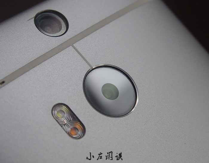 HTC M8镜头擦掉保护膜
